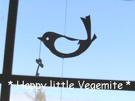 逃走中？・・鳥かごモビール: Happy little Vegemite