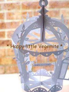 逃走中？・・鳥かごモビール: Happy little Vegemite